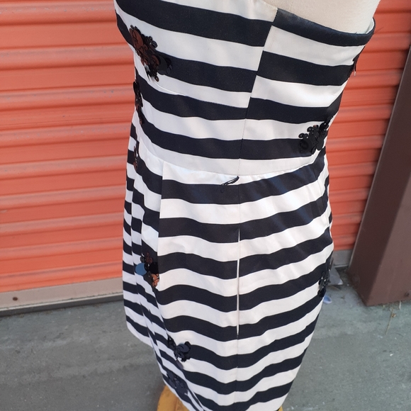 BCBGMAXAZRIA Strapless Cocktail mini dress 6 - Picture 6 of 7